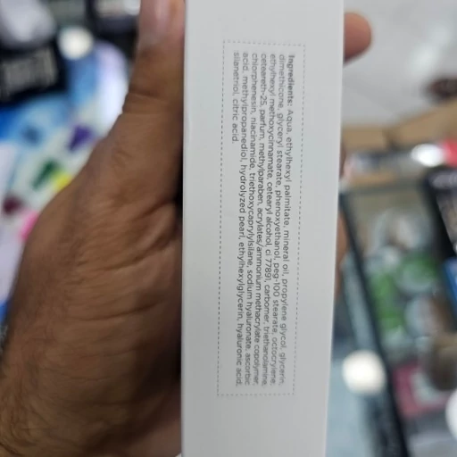 ضد آفتاب بی رنگ استلین آبی حجم 50 گرم spf50 فاقد چربی بافت سبک مخصوص انواع پوست