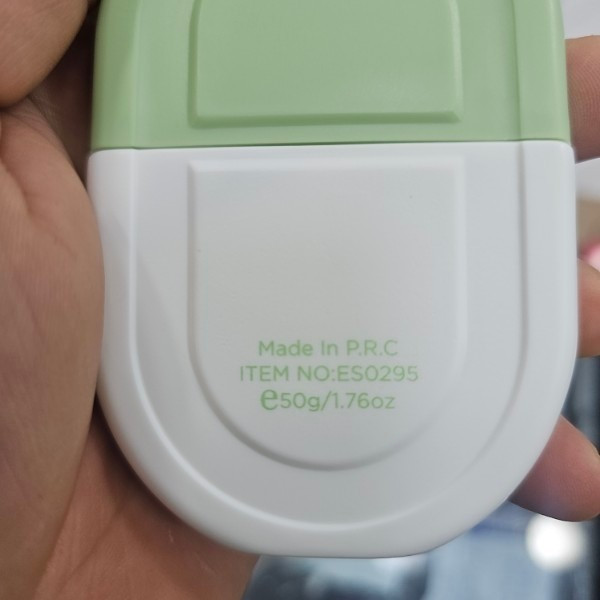 ضد آفتاب استلین سبز اورجینال حجم50گرم spf50 بافت سبک و فاقد چربی ضد حساسیت و ترمیم کننده پوست