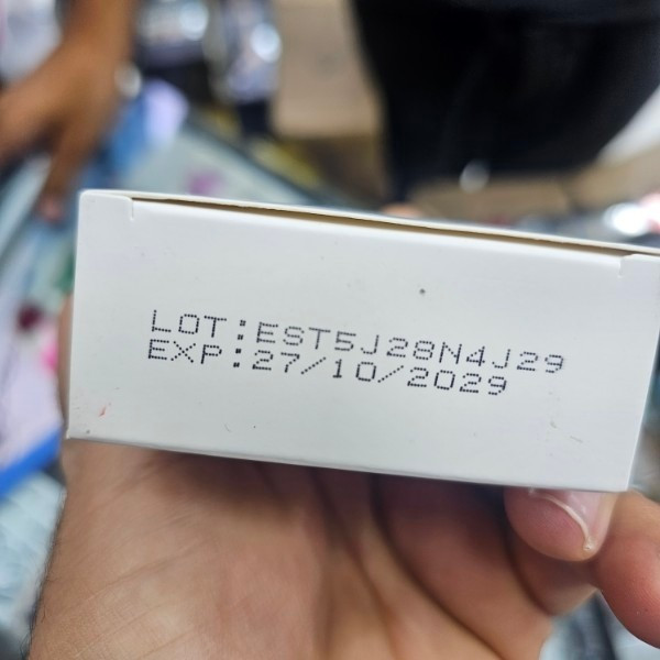 ضد آفتاب بی رنگ استلین آبی حجم 50 میل spf50 فاقد چربی بافت سبک مخصوص انواع پوست