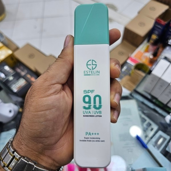 لوسیون ضد آفتاب سبز استلین اورجینال حجم 120 گرمی spf90 آبرسانی 8 ساعته محافظت قدرتمند و طولانی مدت کوچک کردن منافذ باز