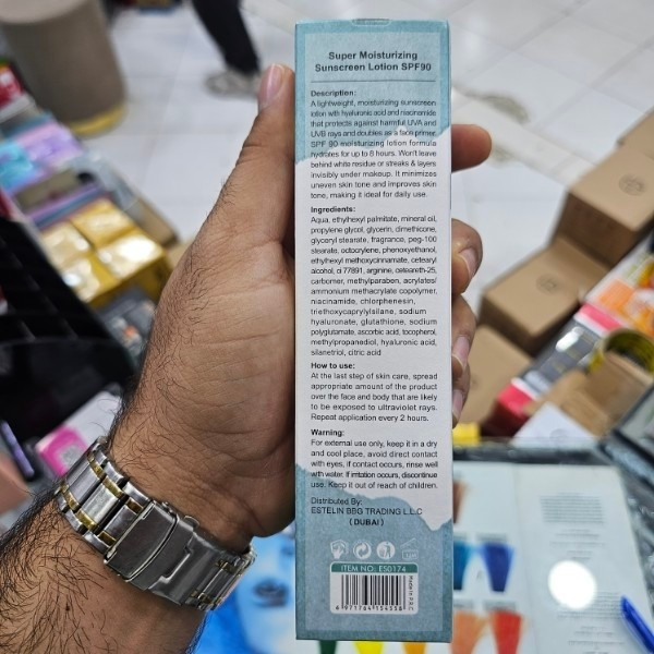 لوسیون ضد آفتاب سبز استلین اورجینال حجم 120 گرمی spf90 آبرسانی 8 ساعته محافظت قدرتمند و طولانی مدت کوچک کردن منافذ باز