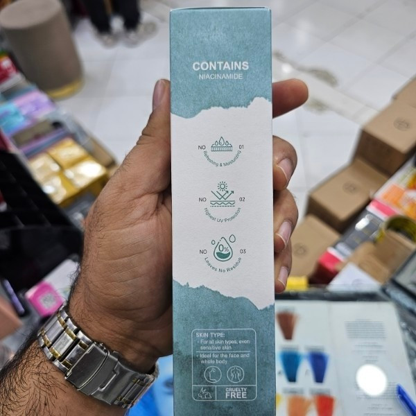 لوسیون ضد آفتاب سبز استلین اورجینال حجم 120 گرمی spf90 آبرسانی 8 ساعته محافظت قدرتمند و طولانی مدت کوچک کردن منافذ باز