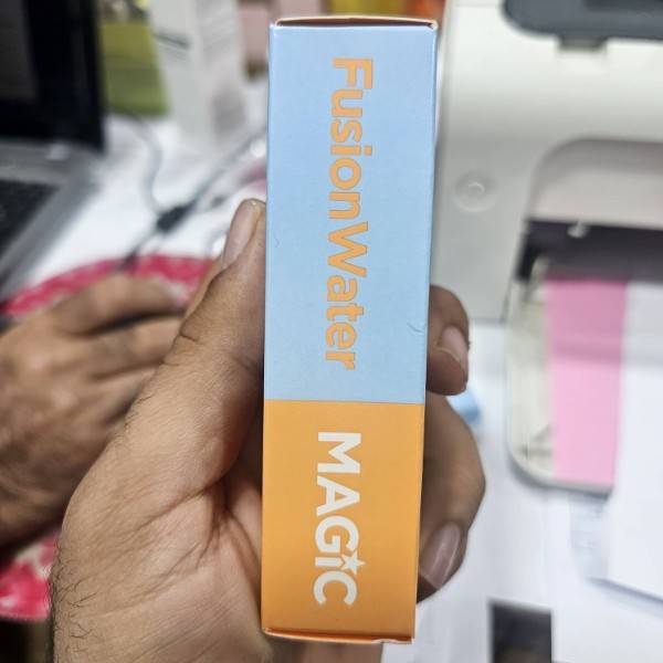ضدآفتاب ایزدین فیوژن واتر مجیک SPF50 محافظت روزانه 5 ستاره با بافت فوق سبک و جذب سریع