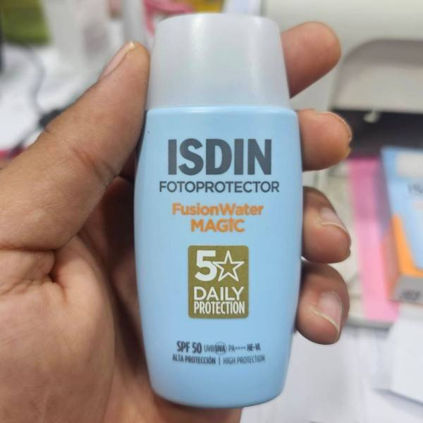 ضدآفتاب ایزدین فیوژن واتر مجیک SPF50 محافظت روزانه 5 ستاره با بافت فوق سبک و جذب سریع