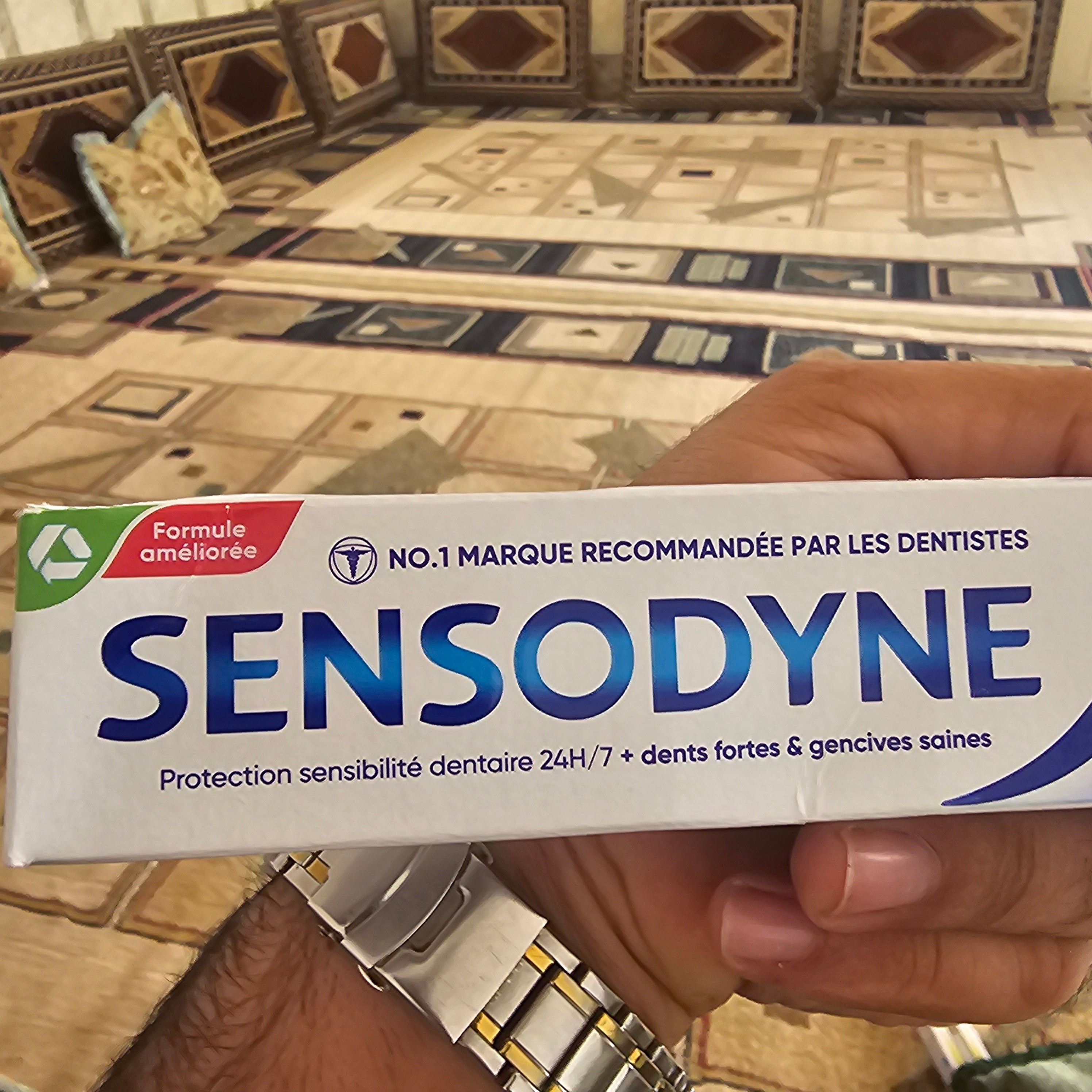 خمیردندان سنسوداین ضد حساسیت ساخت اسلواکی 75 میل سفید کننده و جرم گیر قوی مدل Douce Blancher