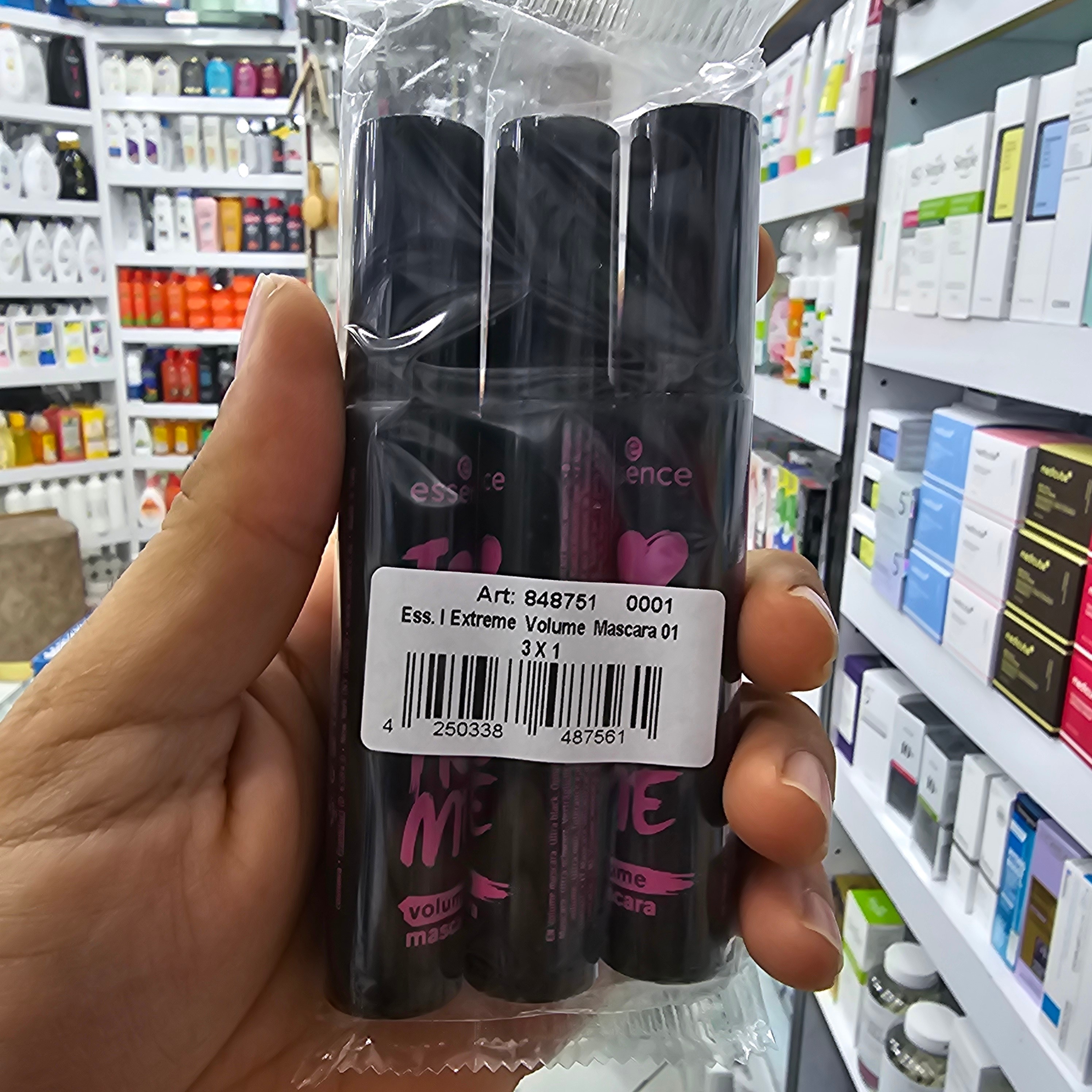 ریمل مشکی اسنس essence اصل حجم دهنده مژه با پیگمنت فوق مشکی حجم 12 میل حجم دهنده و پرپشت کننده مژه و ضد حساسیت
