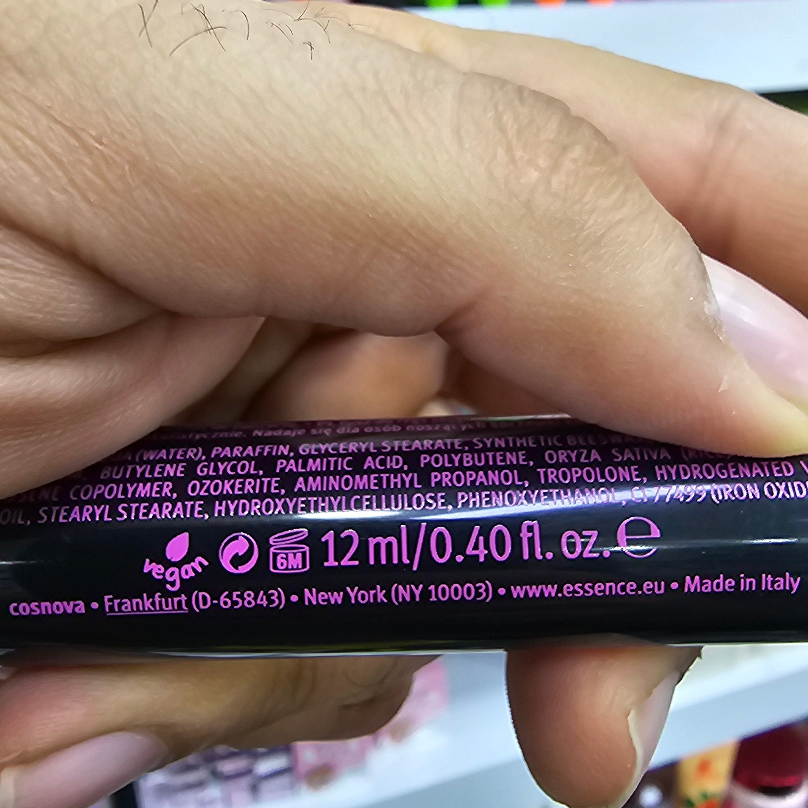 ریمل مشکی اسنس essence اصل حجم دهنده مژه با پیگمنت فوق مشکی حجم 12 میل حجم دهنده و پرپشت کننده مژه و ضد حساسیت