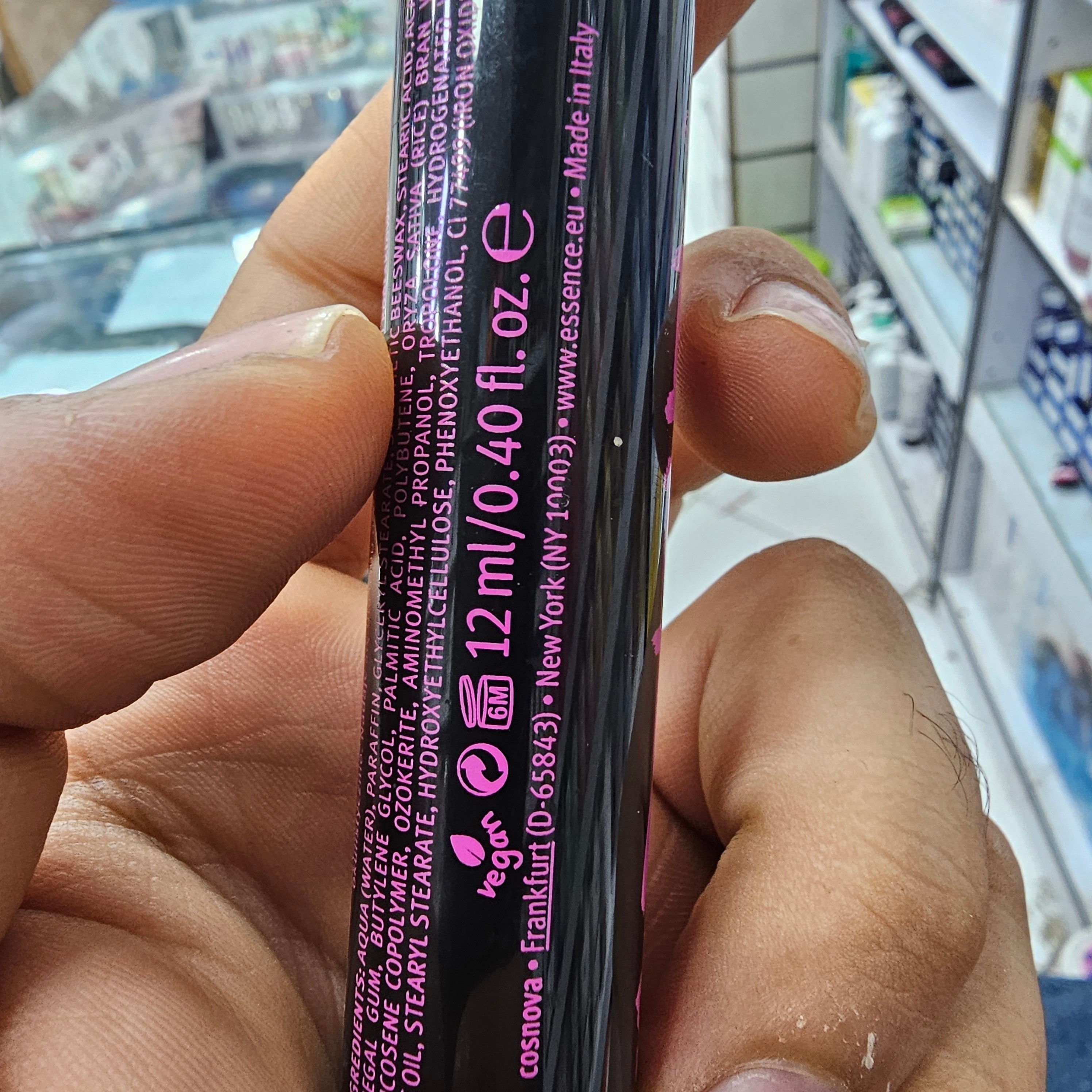 ریمل مشکی اسنس essence اصل حجم دهنده مژه با پیگمنت فوق مشکی حجم 12 میل حجم دهنده و پرپشت کننده مژه و ضد حساسیت