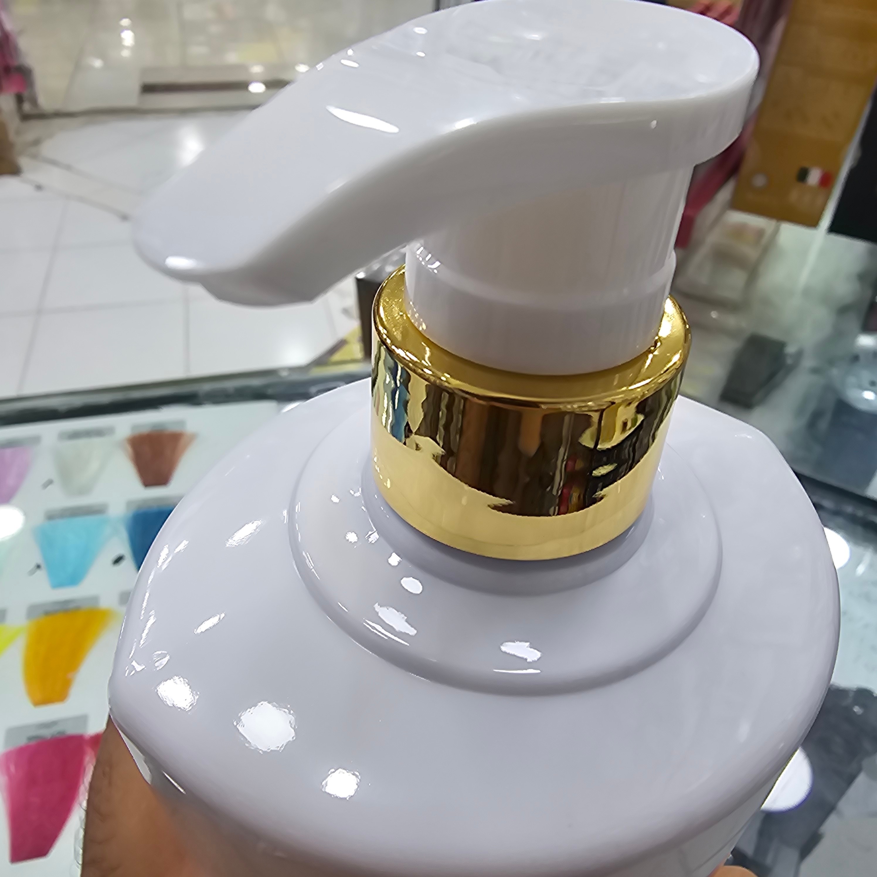 ماسک مو وی آی پی 1000 میل ایتالیایی کلاژن ساز و بیوتین و ضد ریزش و احیا کننده موهای آسیب دیده
