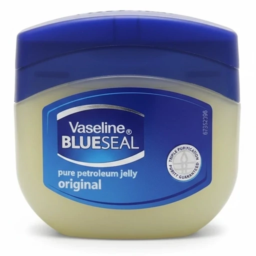 وازلین مدل BlueSeal حجم 250 گرمی نرم کننده و رفع خشکی پوست
