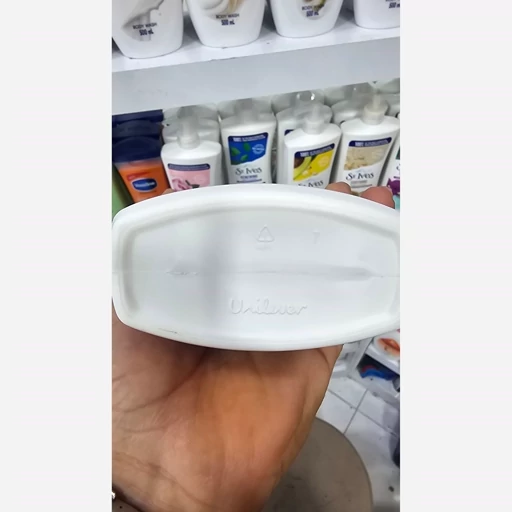 لوسیون کلاژن و الاستین سینت ایوز 621ml آبرسان و مرطوب کننده و کلاژن ساز