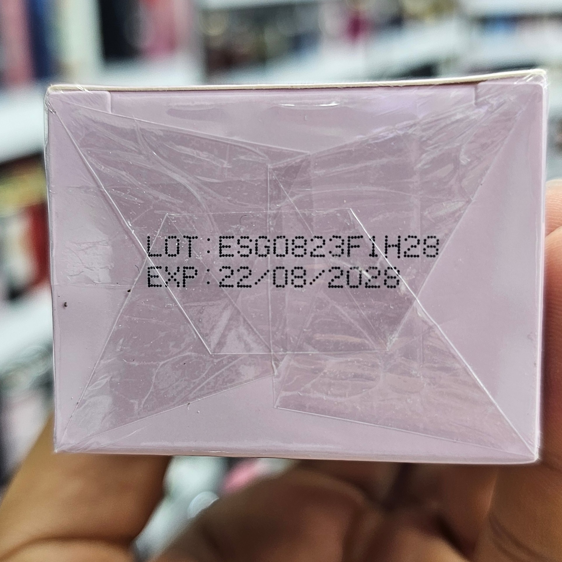 مام کرم ضد تعریق آربوتین استلین ESTELIN اورجینال به ضمانت ماندگاری 48 ساعته رایحه امگا 6 و آلفا آربوتین