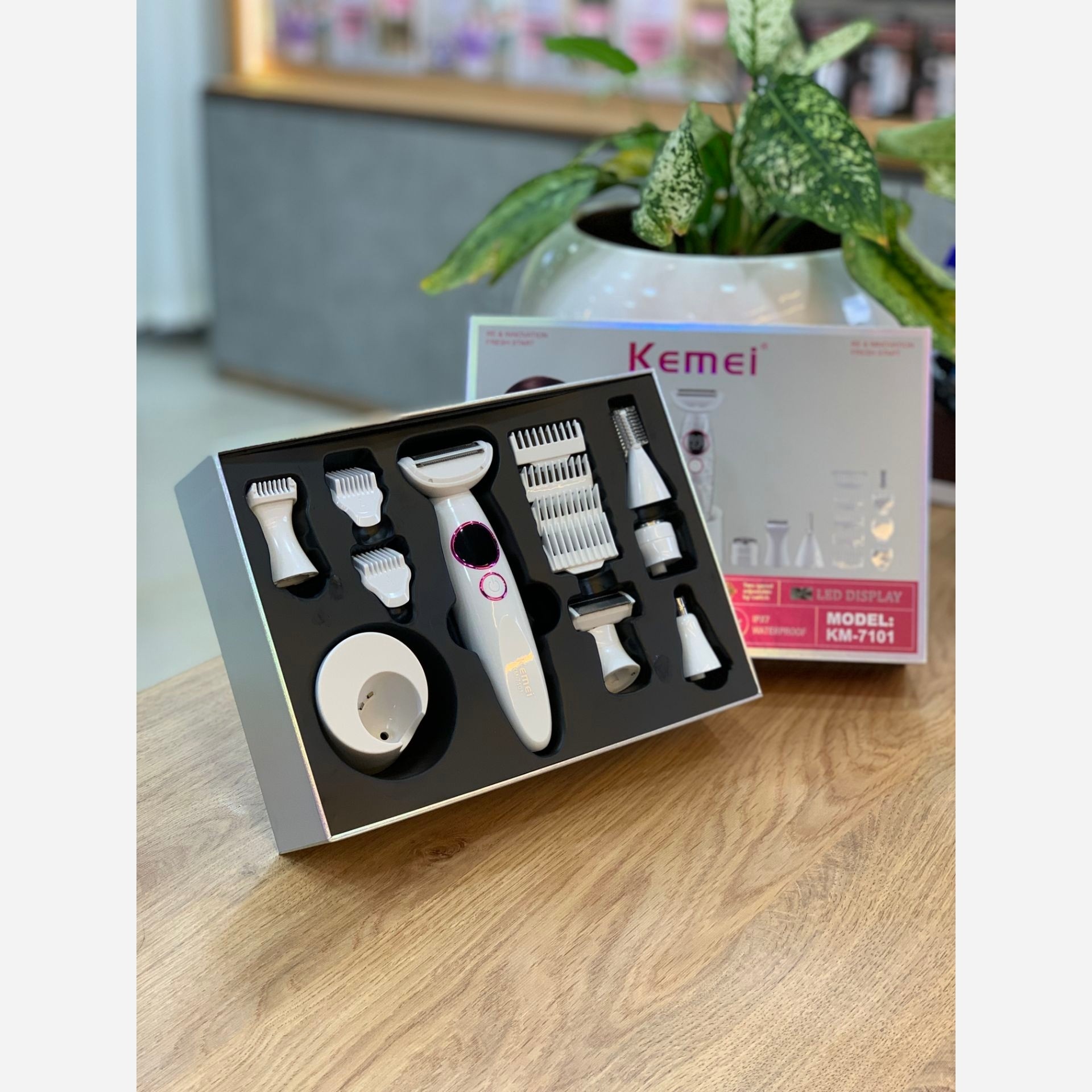 ماشین اصلاح 11 تیکه بانوان kemei