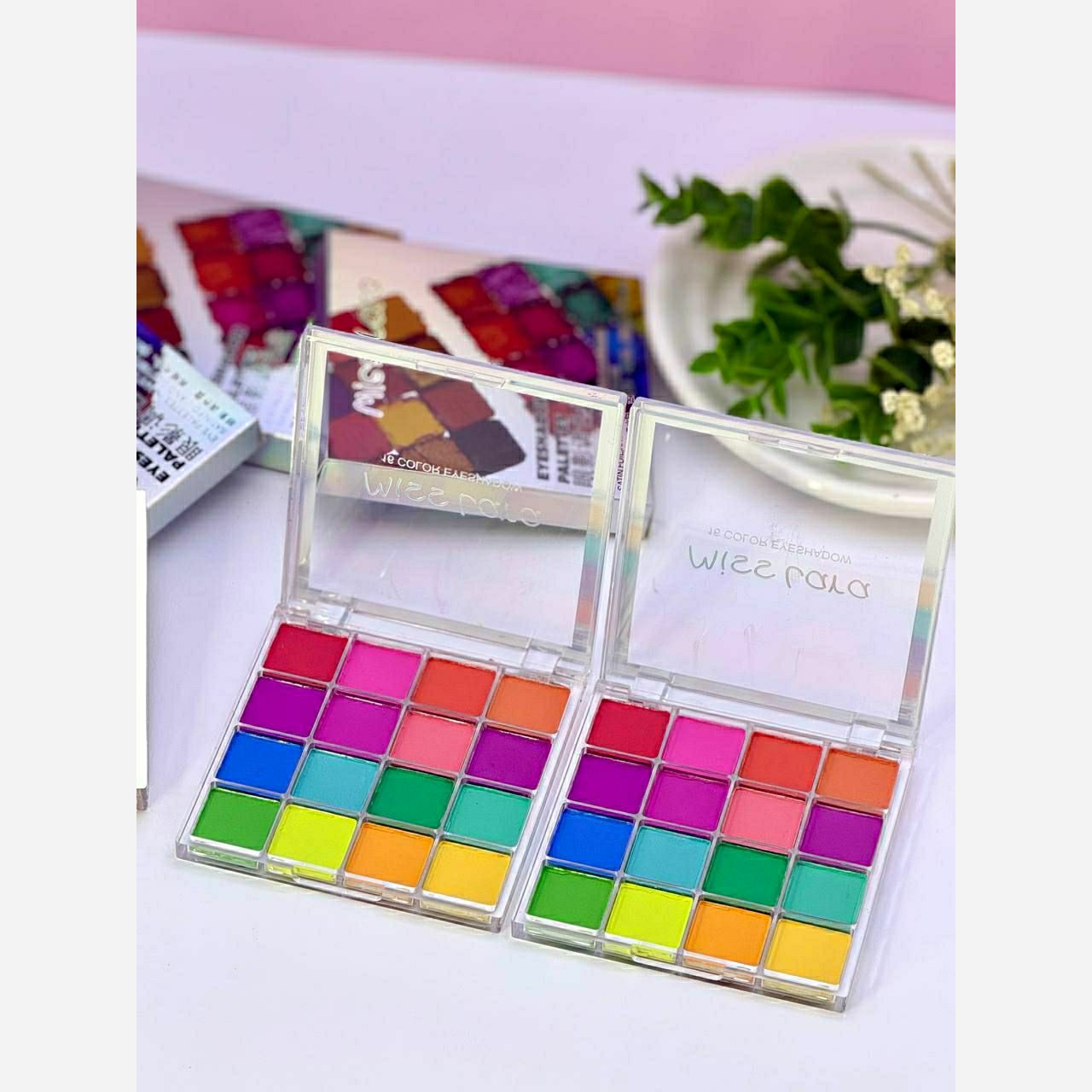 سایه تابستانی میس لارا