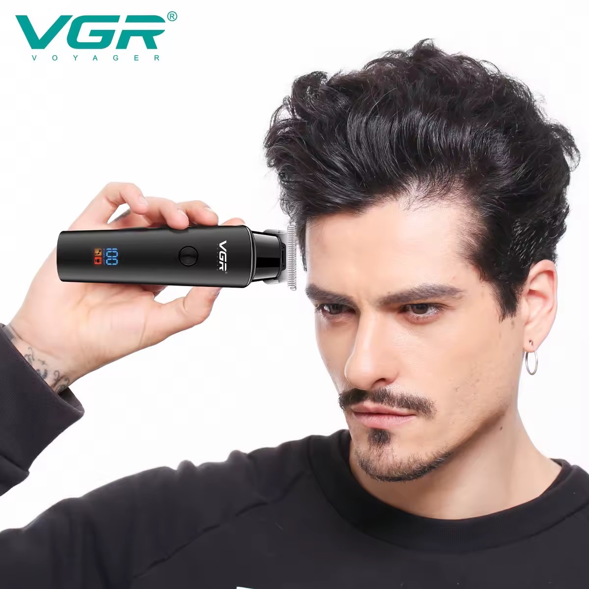ماشین اصلاح VGR V-937 شارژدهی فوقالعاده، قدرتی فراتر از انتظار