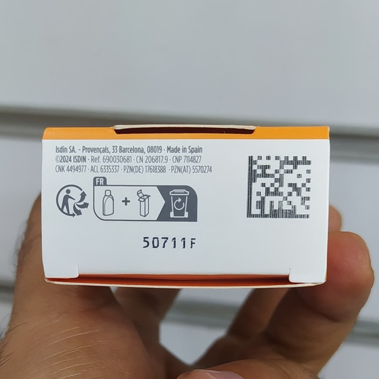 ضدافتاب ایزدین فیوژن واتر مجیک لایت رنگی به شرط اصل